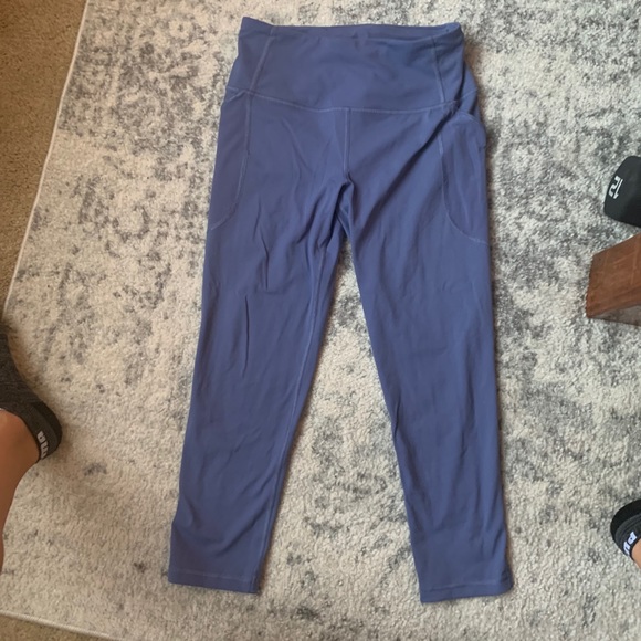 Periwinkle VS Sport crop leggings - Picture 1 of 2